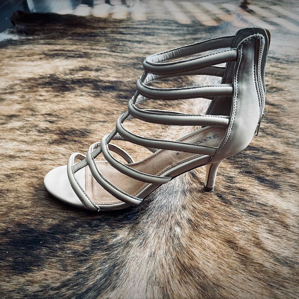 Sexy Strappy Nude heel 8.5